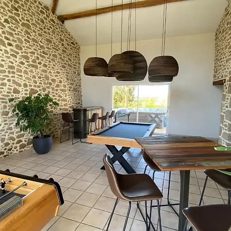 Gite Du Puy Simbert * Chambretaud